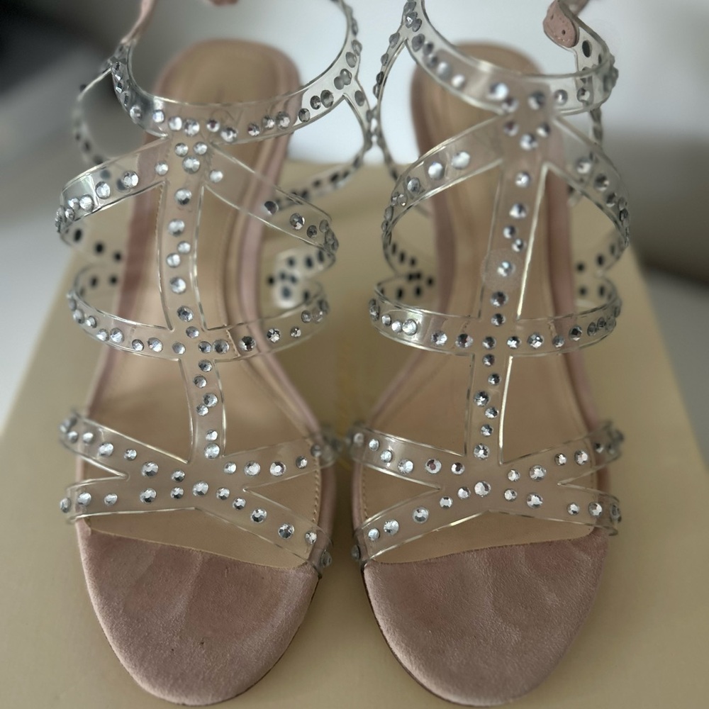 Imagine by Vince Camuto nude heel, size 6 1/2, worn once, dust bag included*